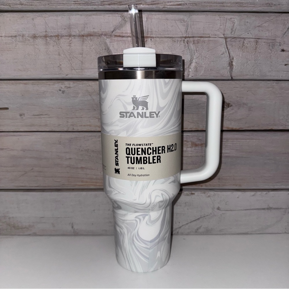 Stanley 40oz Quencher Tumbler POLAR SWIRL - NWT 2023 Release